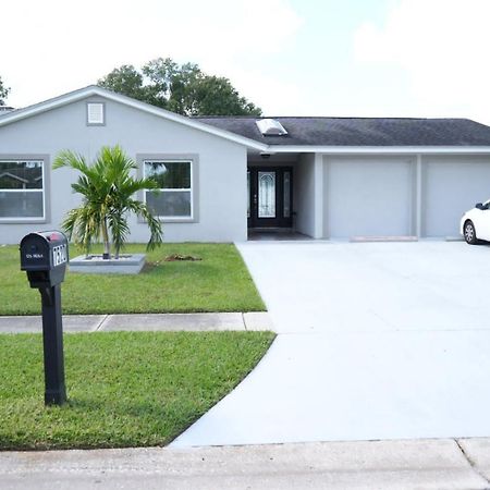 Hosting 1 Villa Tampa Dış mekan fotoğraf